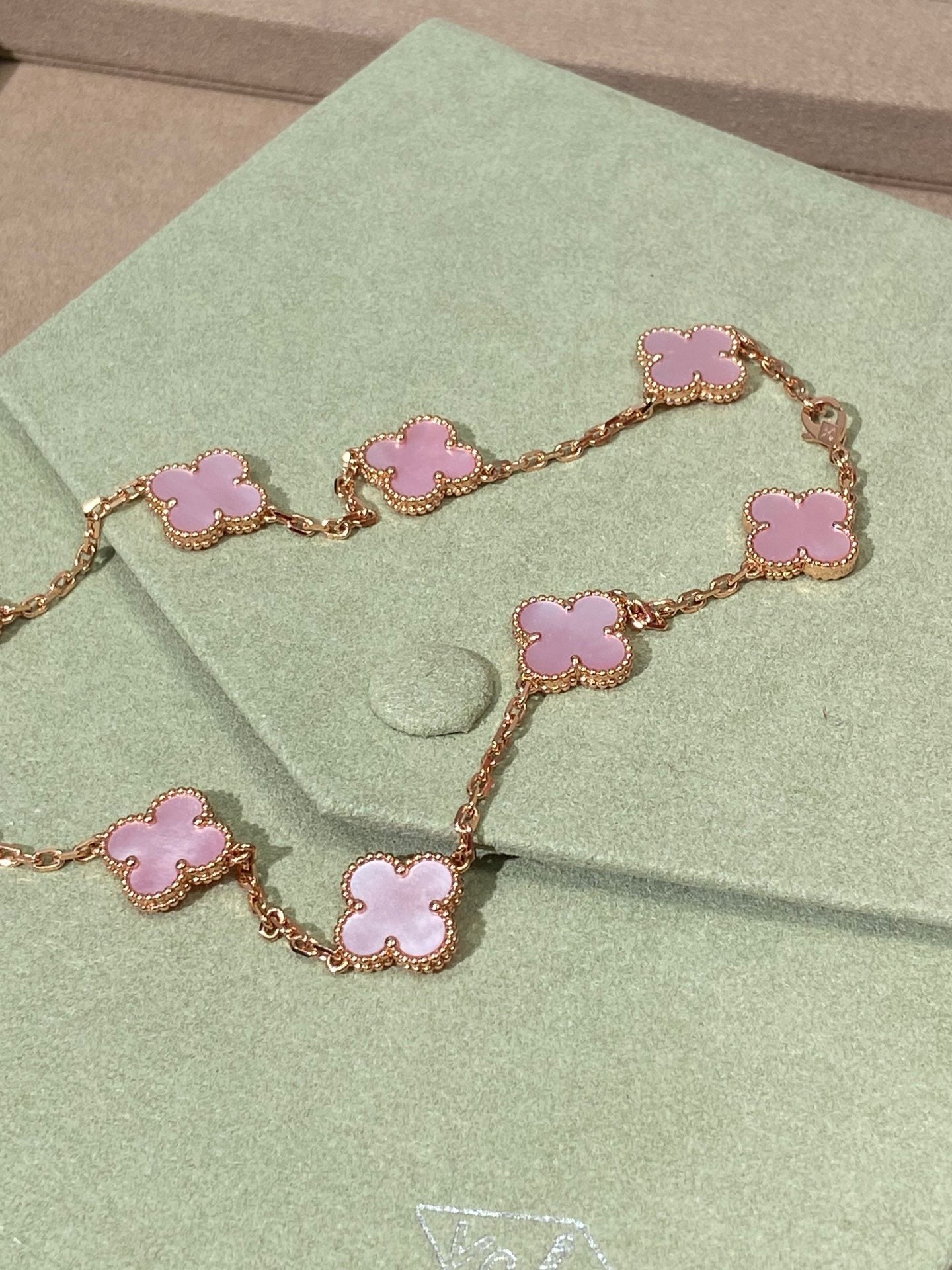 [Psychic Jewelrys]CLOVER 10 MOTIFS PINK NECKLACE