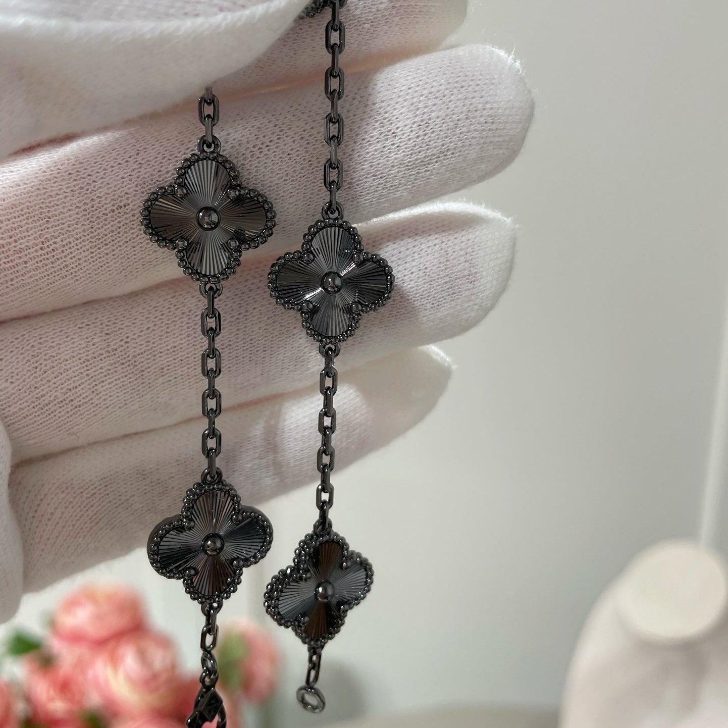 [Psychic Jewelrys]CLOVER 5 MOTIF BLACK BRACELET