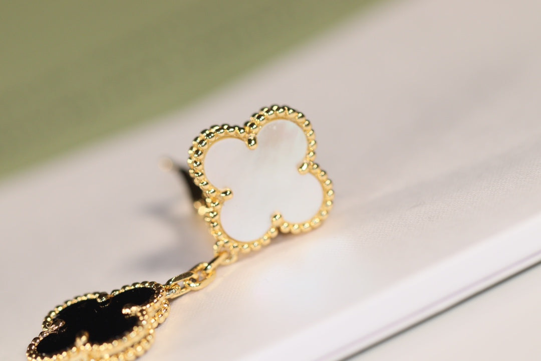 [Psychic Jewelrys]CLOVER EARRINGS GOLD ONYX MOP 3 MOTIF