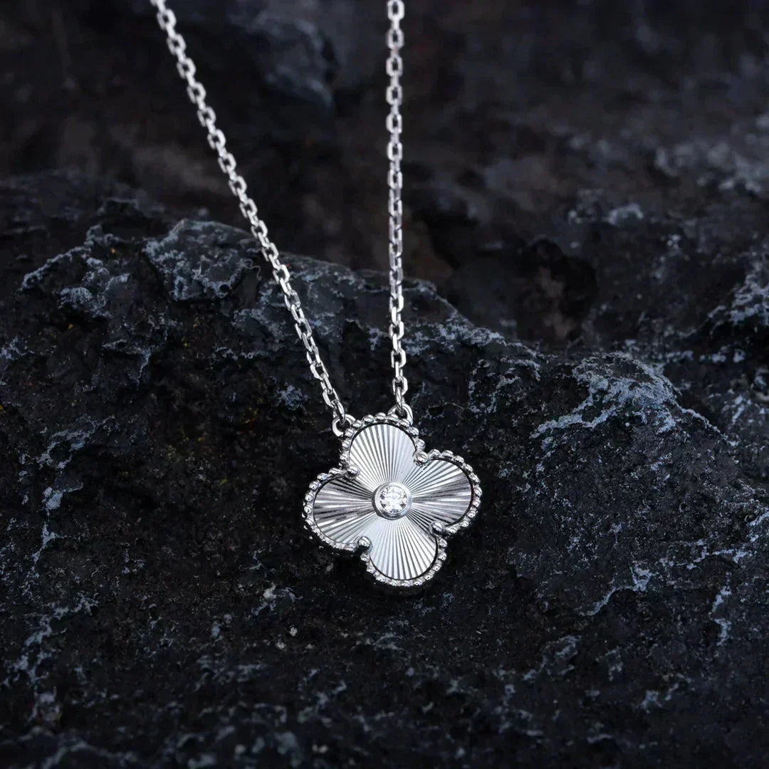 [Psychic Jewelrys]CLOVER  15MM DIAMOND LASER NECKLACE SILVER