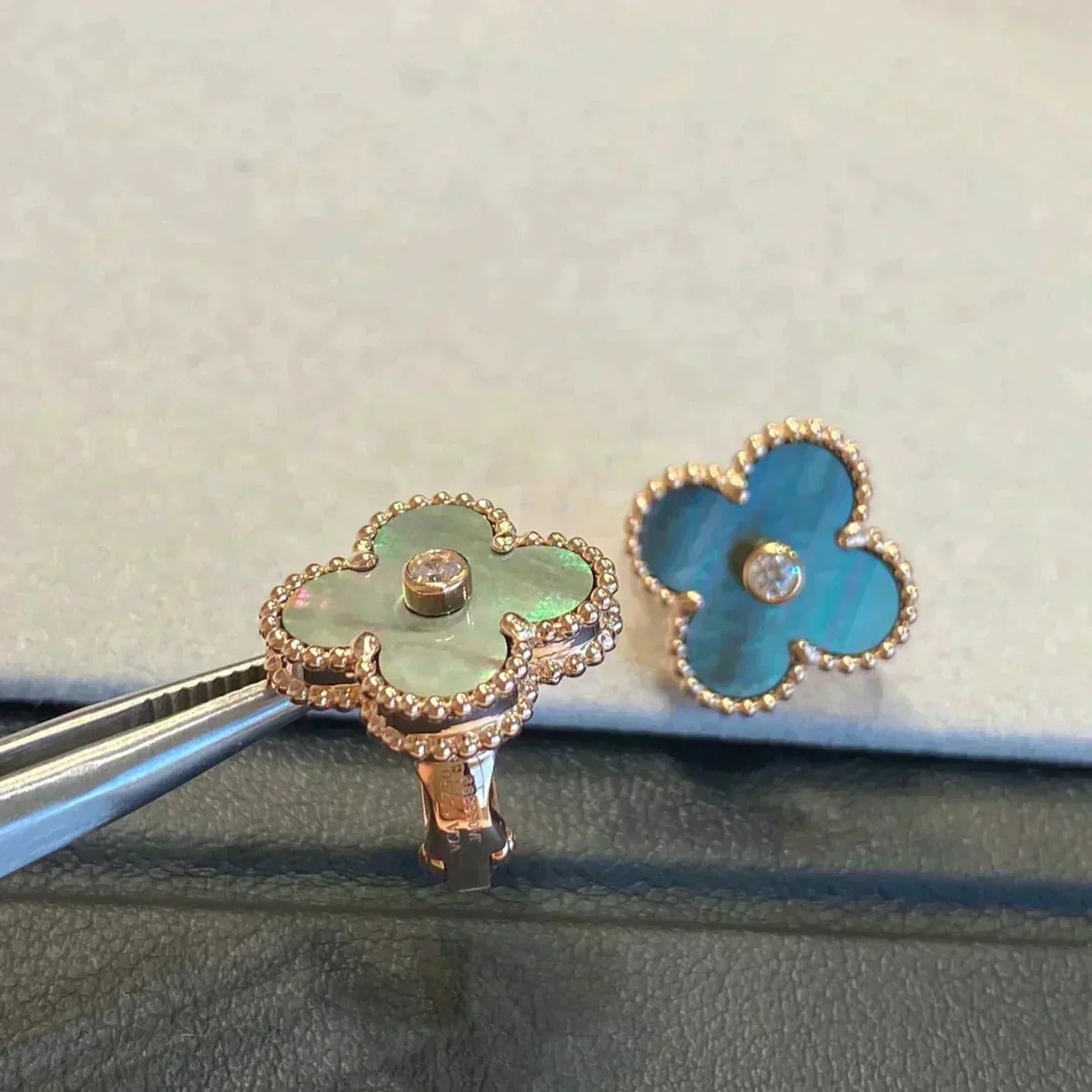 [Psychic Jewelrys]CLOVER MEDIUM 1 MOTIFS GRAY MOP  DIAMOND EARRINGS