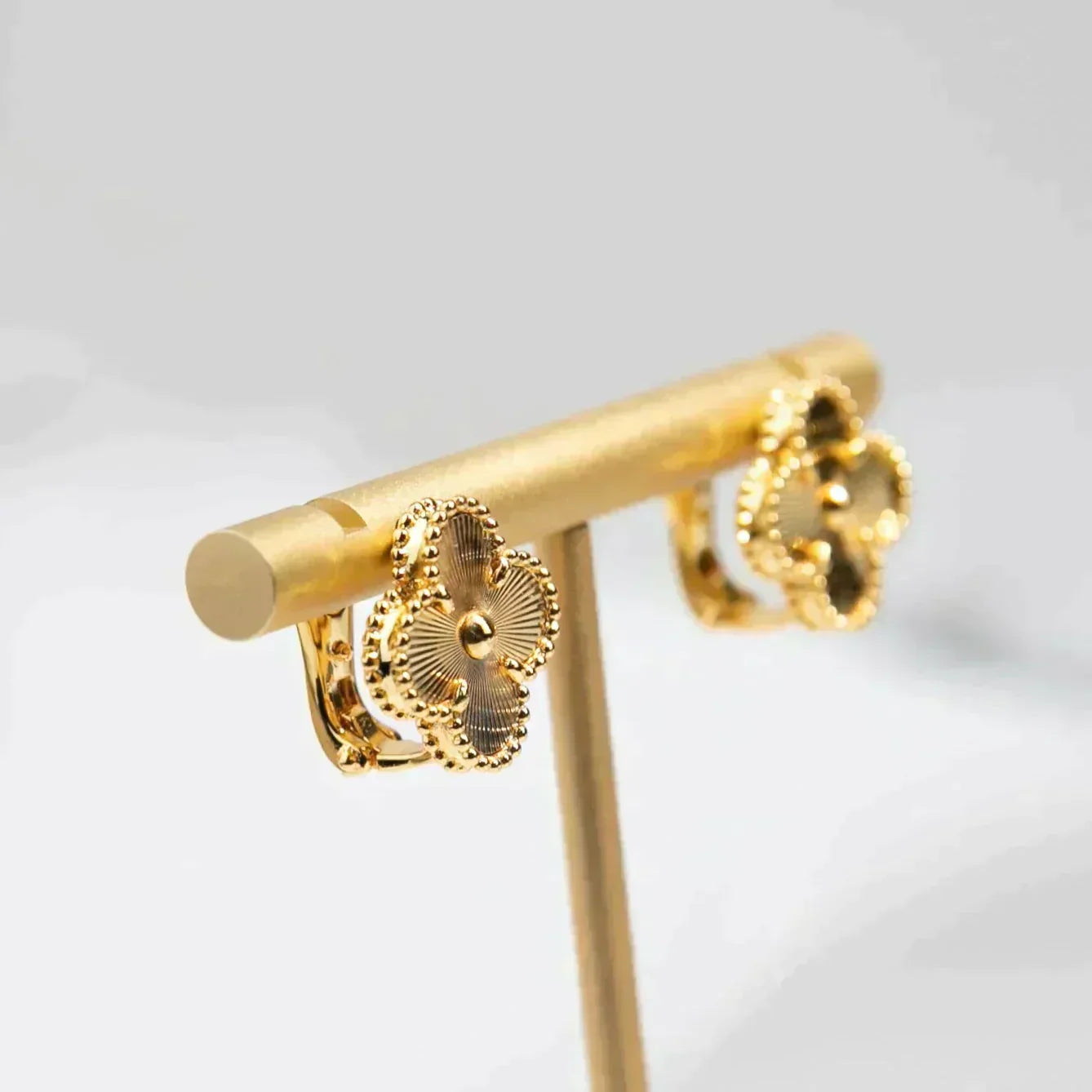 [Psychic Jewelrys]CLOVER MEDIUM 1 MOTIFS LASER EARRINGS