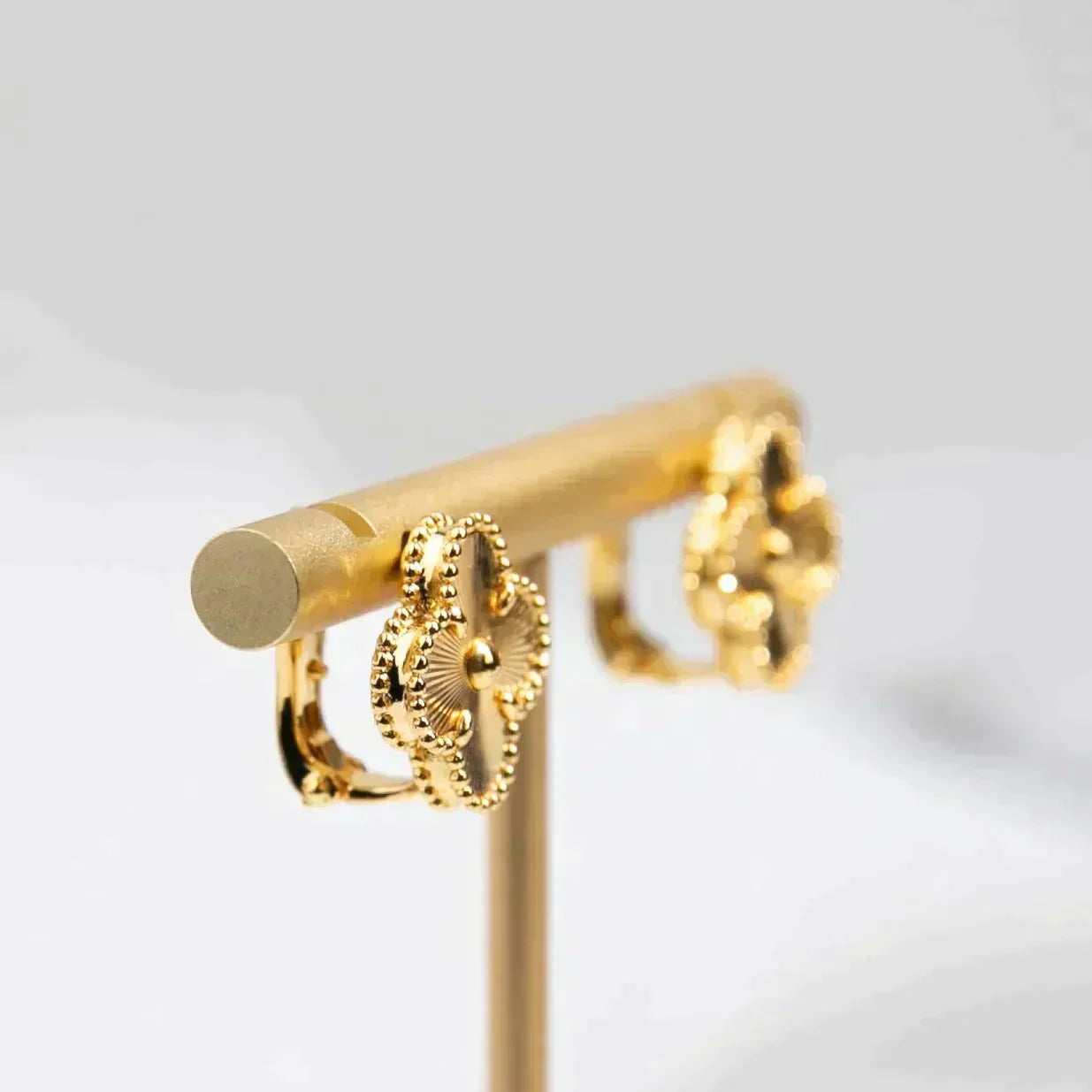 [Psychic Jewelrys]CLOVER MEDIUM 1 MOTIFS LASER EARRINGS