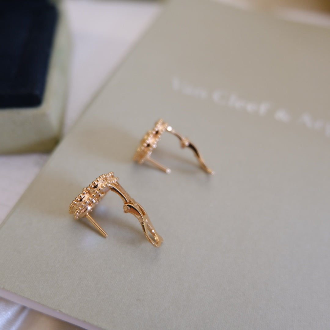 [Psychic Jewelrys]LUCKY PINK GOLD WHITE MOP EARRINGS