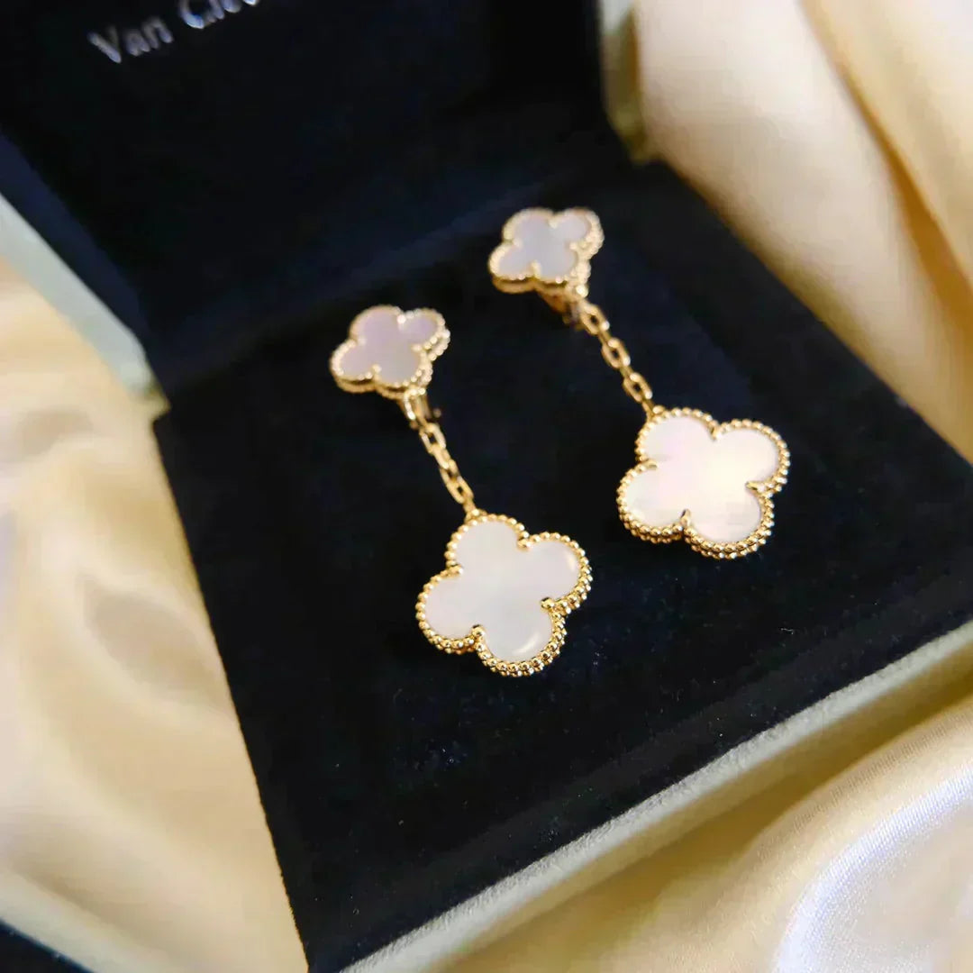 [Psychic Jewelrys]CLOVER 2 MOTIF WHITE MOP EARRINGS