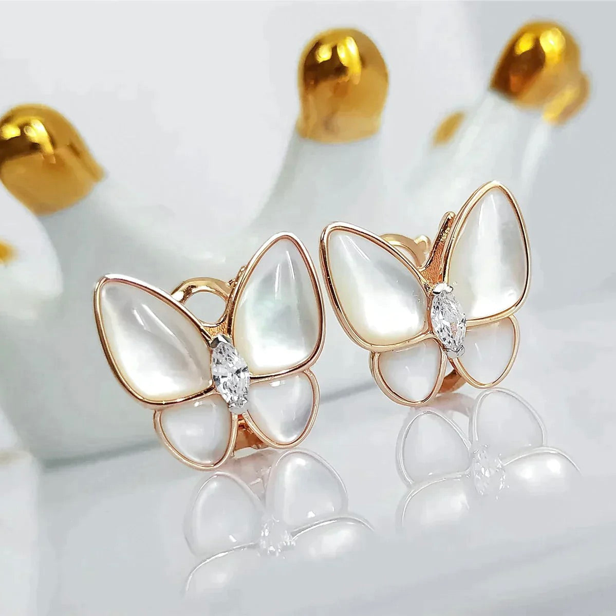 [Psychic Jewelrys]BUTTERFLY MOP DIAMOND EARRINGS