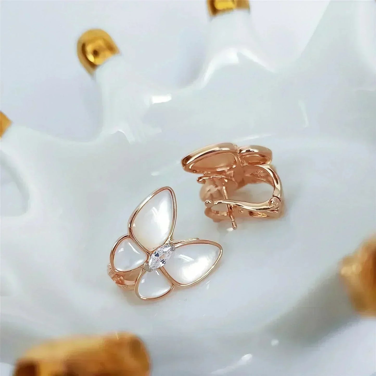 [Psychic Jewelrys]BUTTERFLY MOP DIAMOND EARRINGS