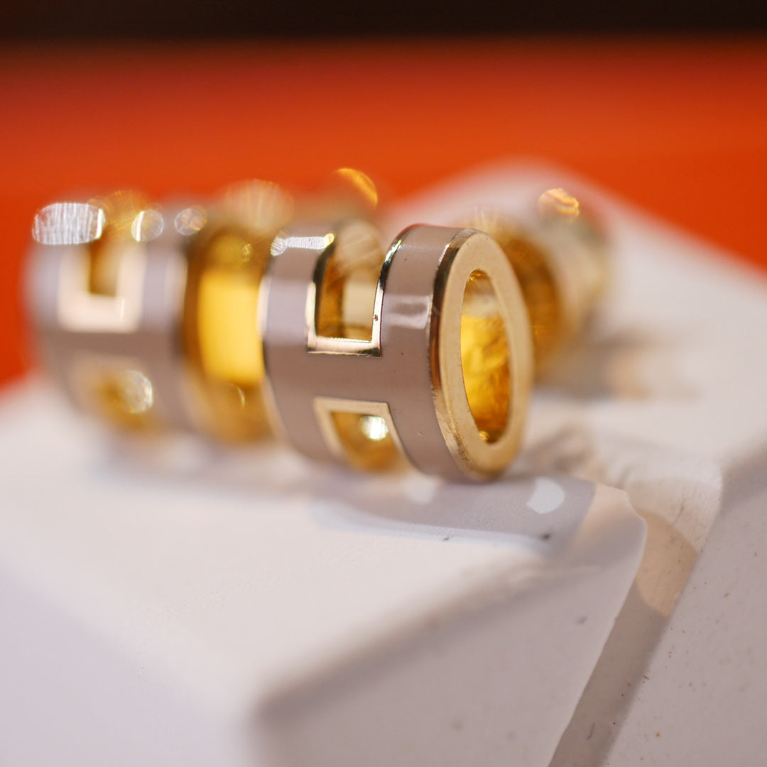 [Psychic Jewelrys]MINI POP H GOLD EARRINGS GREY