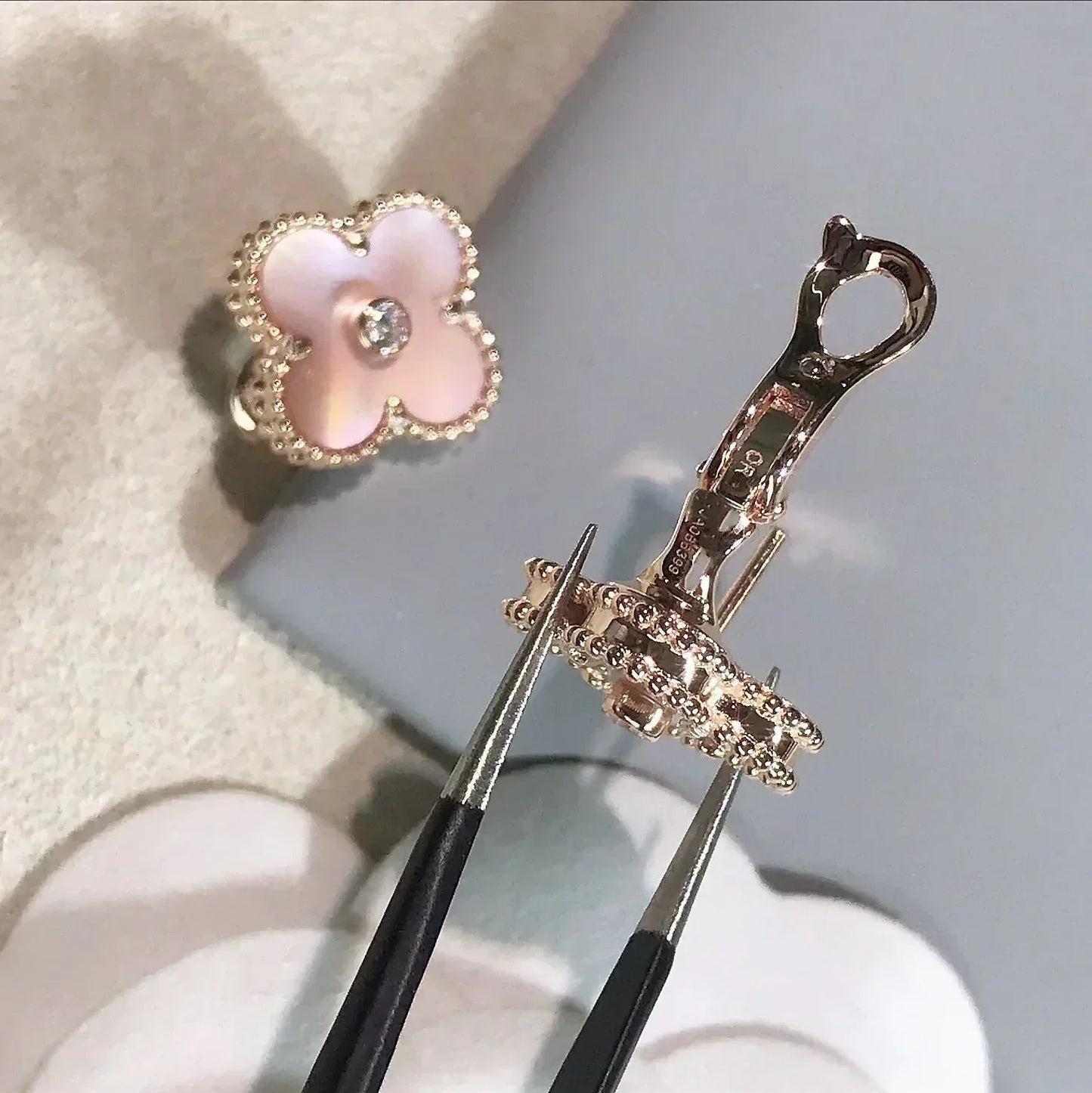 [Psychic Jewelrys]CLOVER MEDIUM 1 MOTIFS  PINK MOP DIAMOND EARRINGS