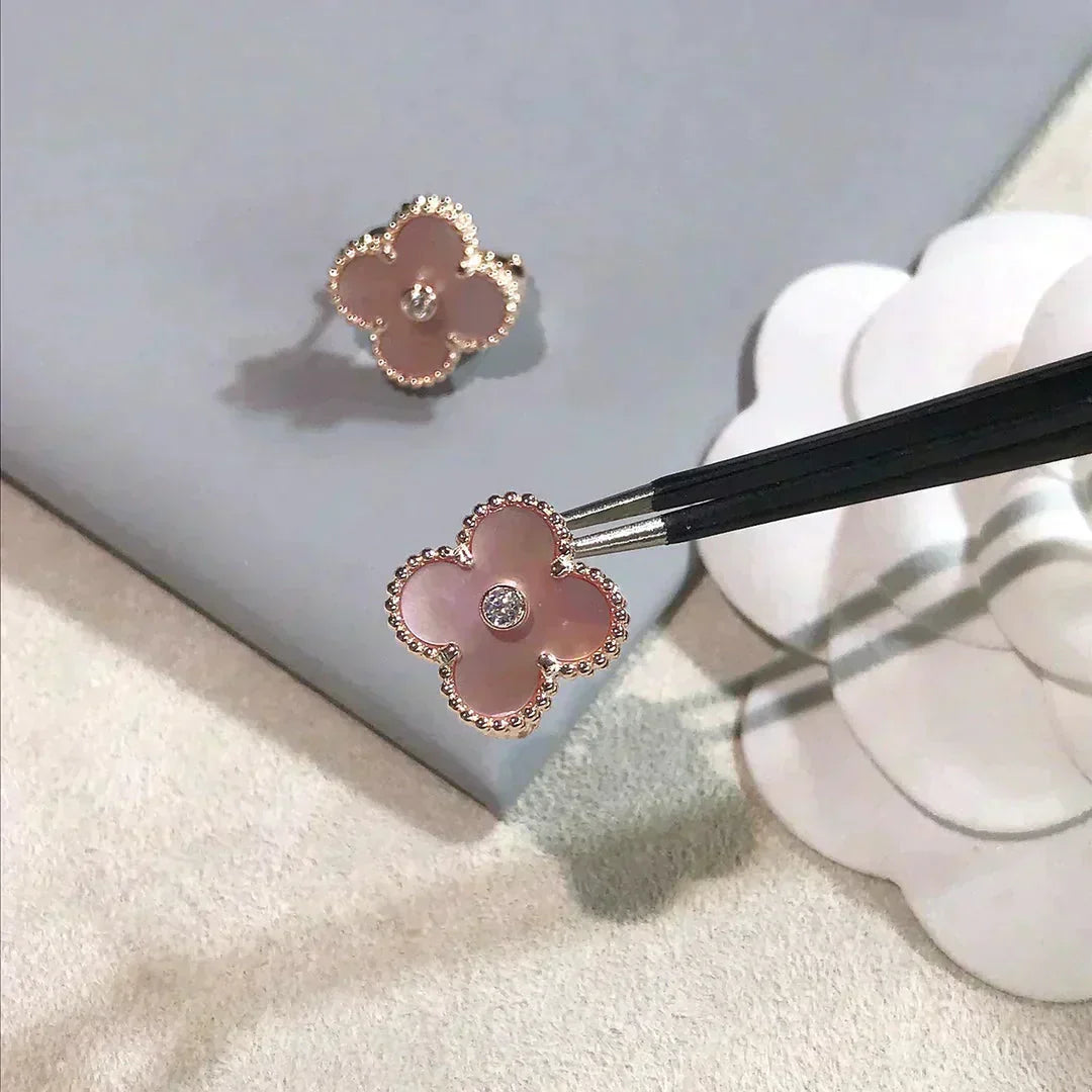 [Psychic Jewelrys]CLOVER MEDIUM 1 MOTIFS  PINK MOP DIAMOND EARRINGS