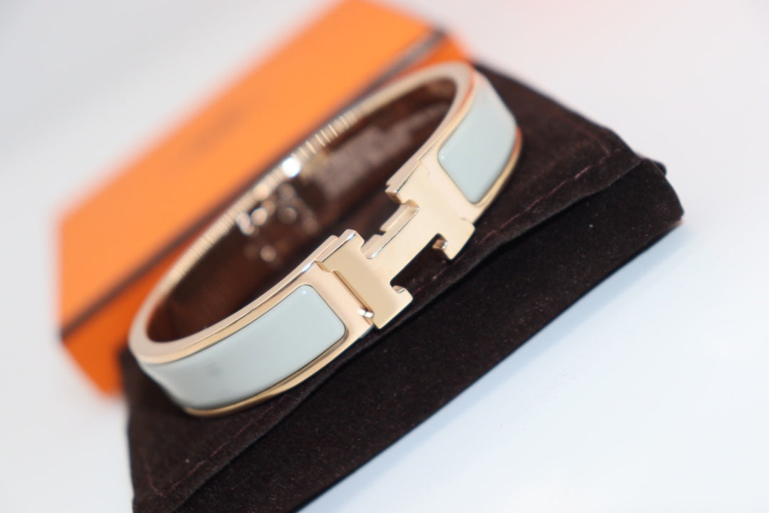 [Psychic Jewelrys]H LIGHT BLUE BRACELET