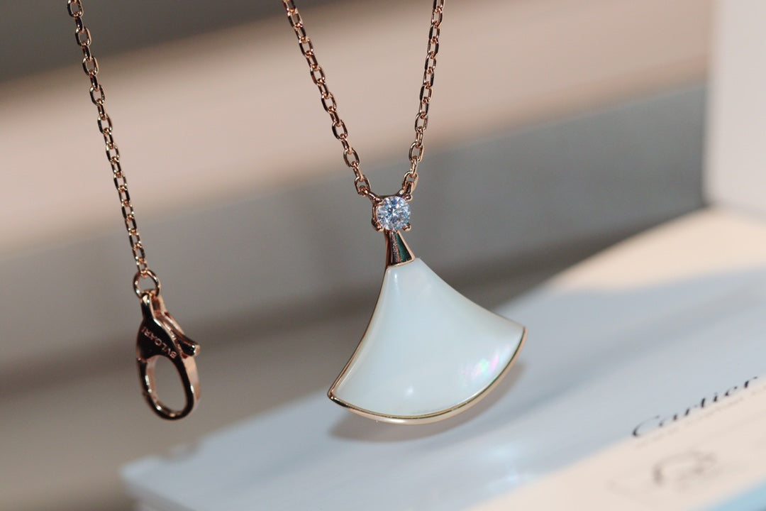 [Psychic Jewelrys]DREAM NECKLACE WHITE MOP PINK GOLD 1 DIAMOND