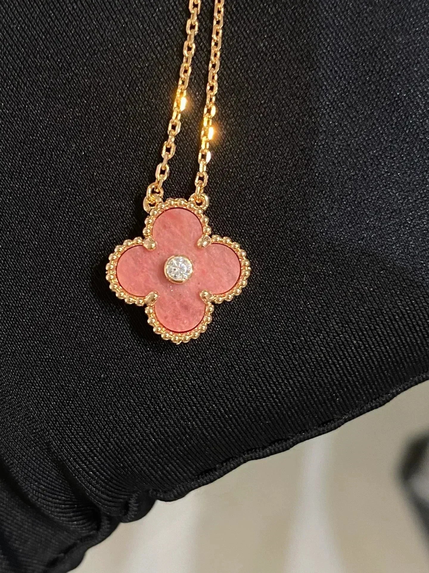 [Psychic Jewelrys]CLOVER 15MM DIAMOND RHODONITE NECKLACE