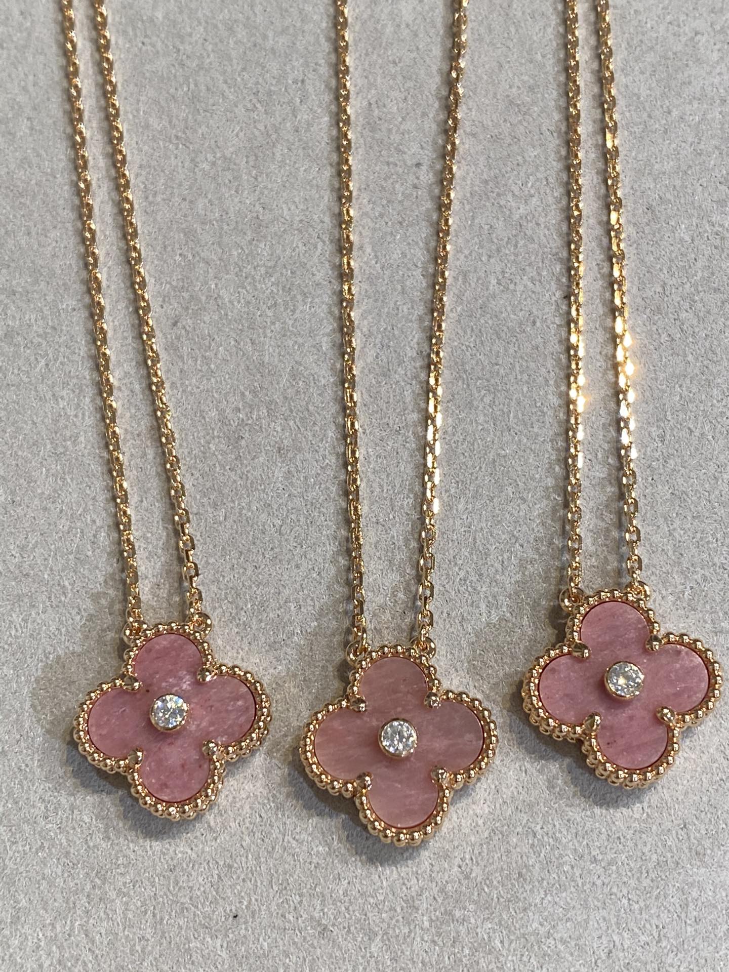 [Psychic Jewelrys]CLOVER 15MM DIAMOND RHODONITE NECKLACE