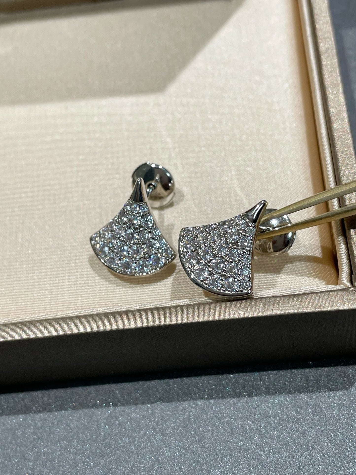 [Psychic Jewelrys]DREAM STUD EARRINGS DIAMOND