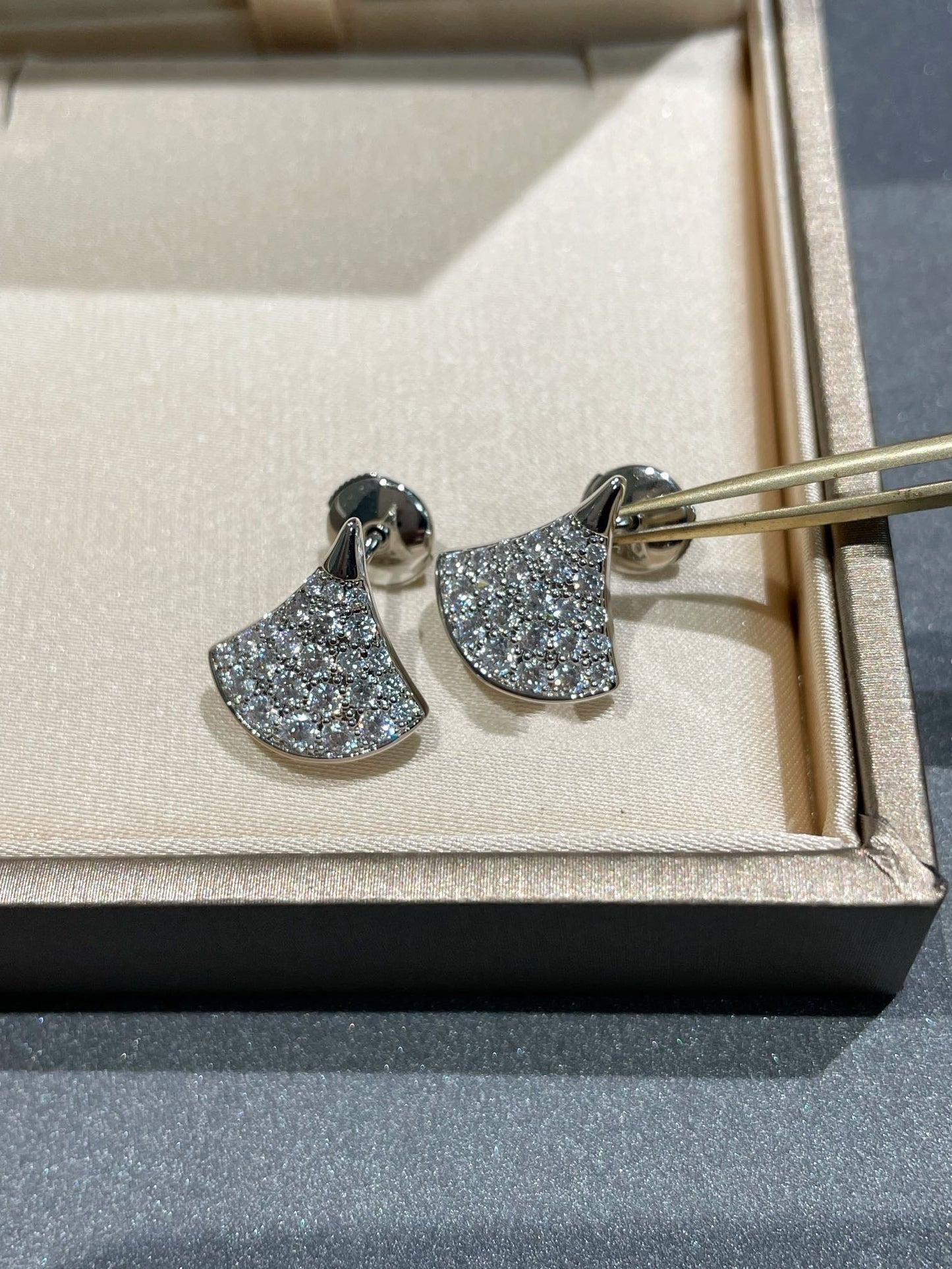 [Psychic Jewelrys]DREAM STUD EARRINGS DIAMOND
