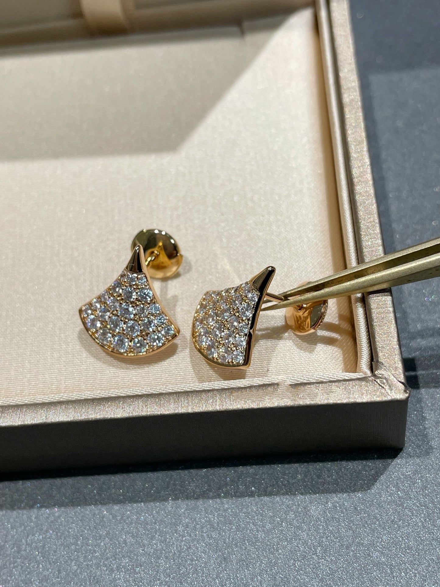 [Psychic Jewelrys]DREAM STUD EARRINGS DIAMOND