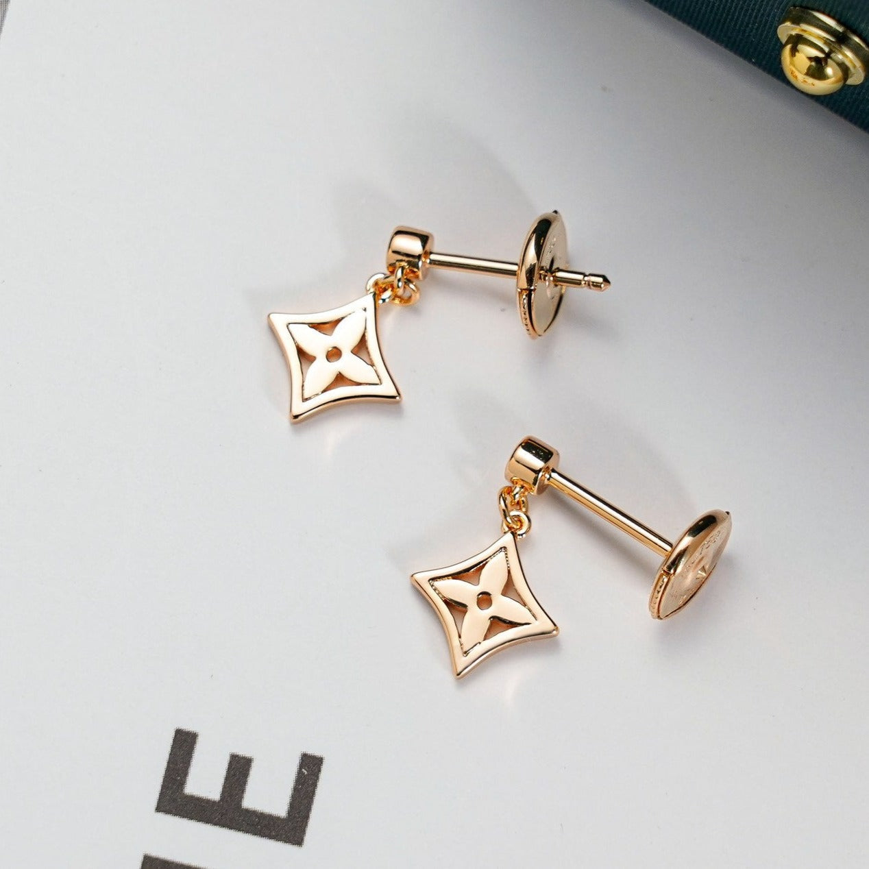 [Psychic Jewelrys]STAR EARRINGS GOLD