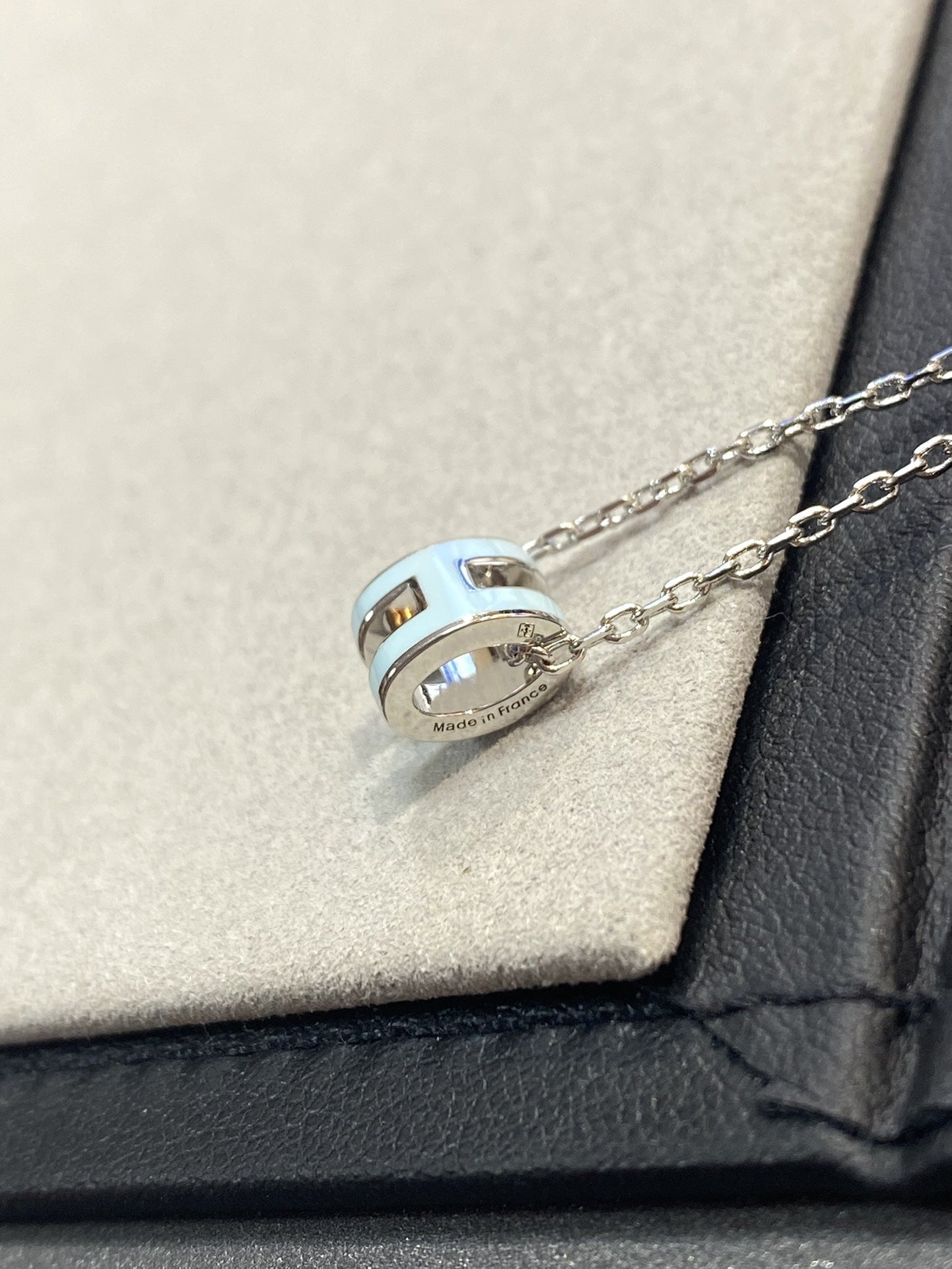 [Psychic Jewelrys]POP H LIGHT BLUE NECKLACE