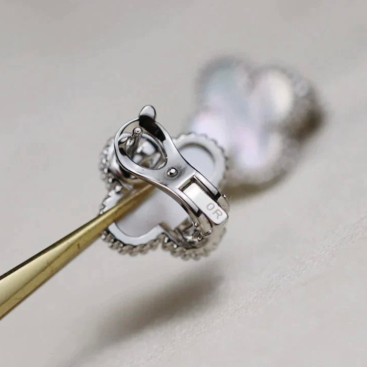 [Psychic Jewelrys]CLOVER MEDIUM 1 MOTIFS  WHITE MOP EARRINGS SILVER