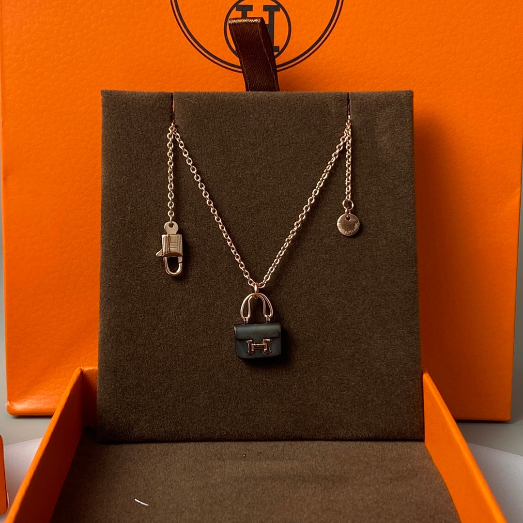 [Psychic Jewelrys]CONSTANCE BLACK PEDANT PINK GOLD NECKLACE