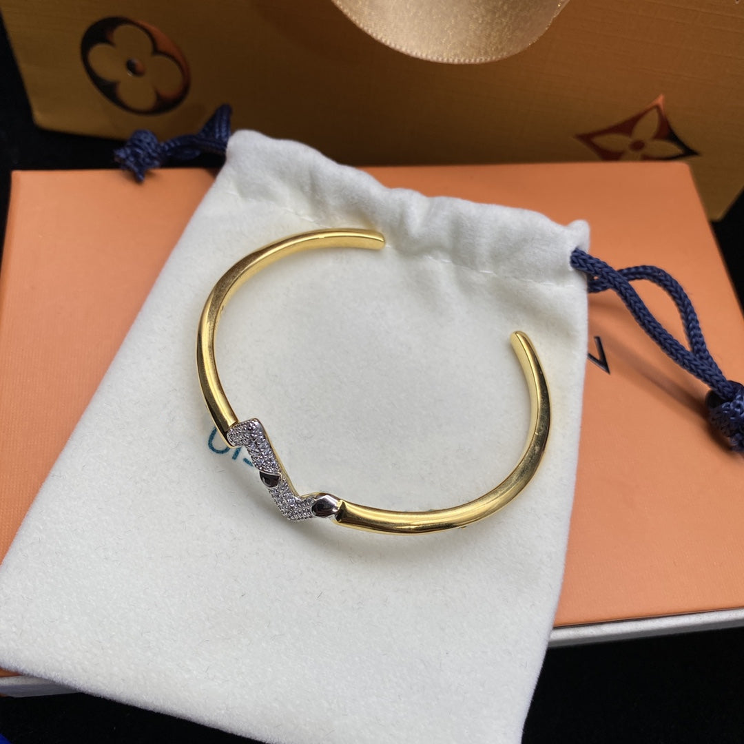 [Psychic Jewelrys]VOLTE UPSITE DOWN DIAMOND GOLD OPEN BRACELET