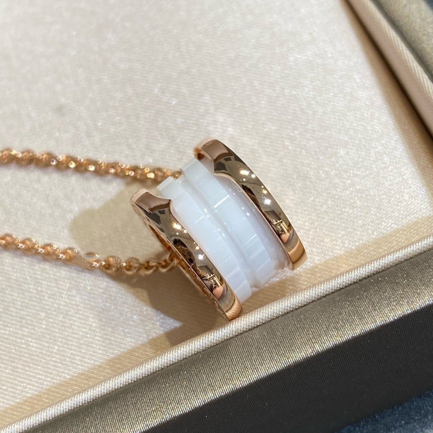 [Psychic Jewelrys]ZERO 1 WHITE CERAMIC PINK GOLD NECKLACE