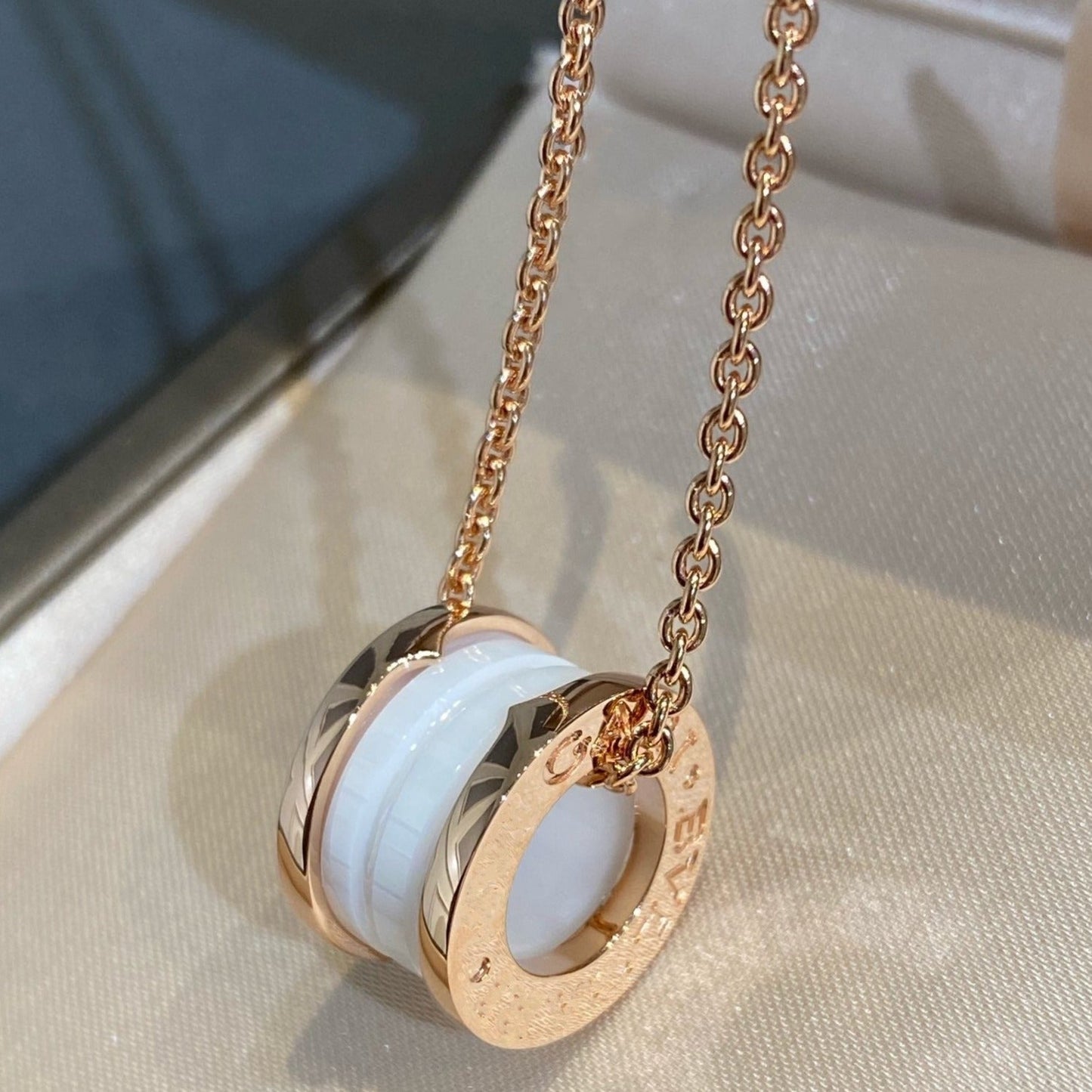 [Psychic Jewelrys]ZERO 1 WHITE CERAMIC PINK GOLD NECKLACE