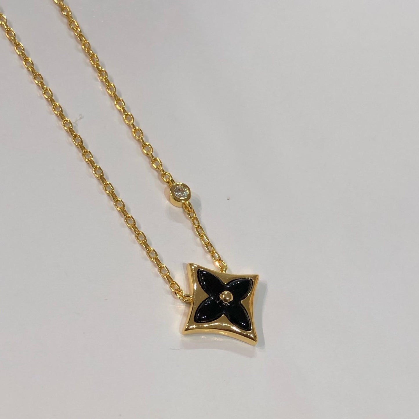 [Psychic Jewelrys]STAR BLACK MOP NECKLACE