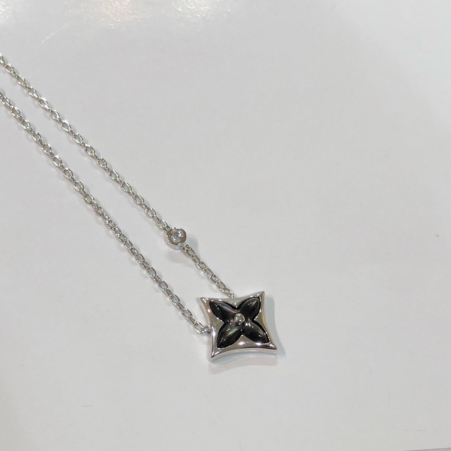 [Psychic Jewelrys]STAR BLACK MOP NECKLACE