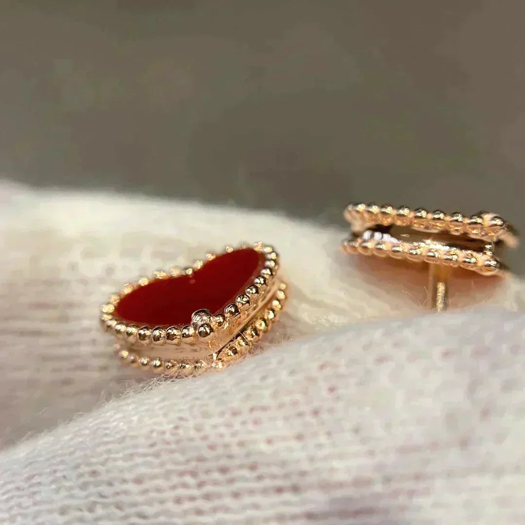 [Psychic Jewelrys]HEART CARNELIAN STUD EARRINGS