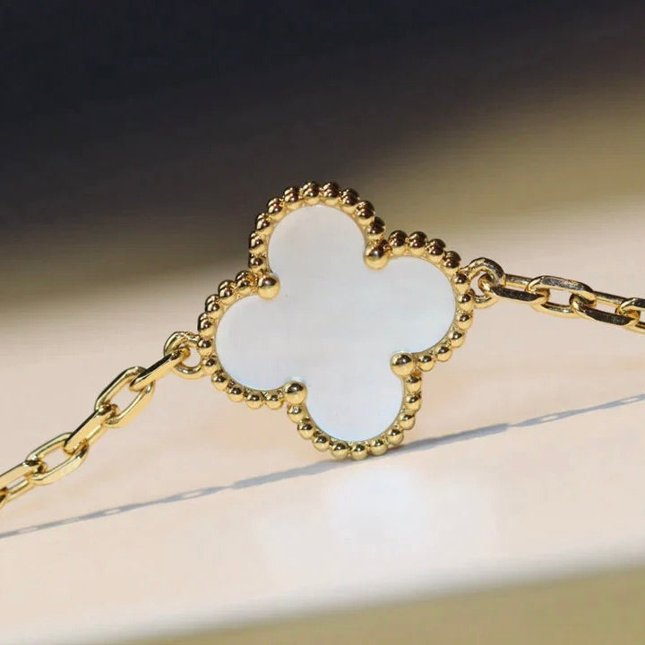 [Psychic Jewelrys]CLOVER 20 MOTIFS WHITE MOP NECKLACE