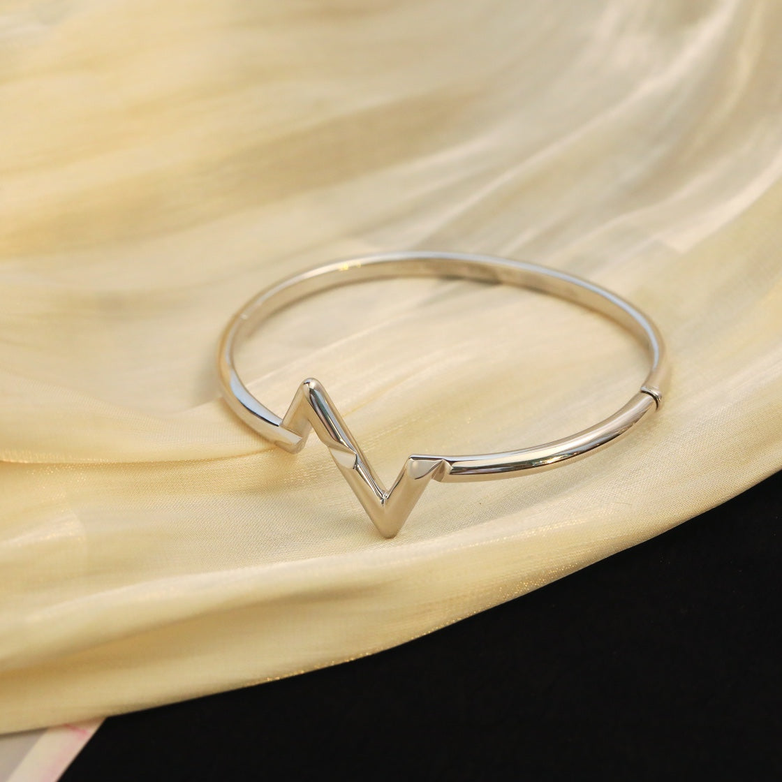 [Psychic Jewelrys]VOLTE UPSITE DOWN BRACELET