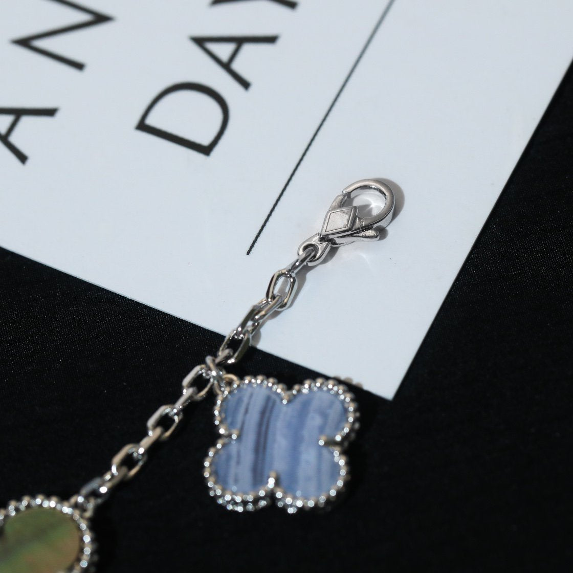 [Psychic Jewelrys]CLOVER BRACELET 5 MOTIFS MOP CHALCEDONY SILVER
