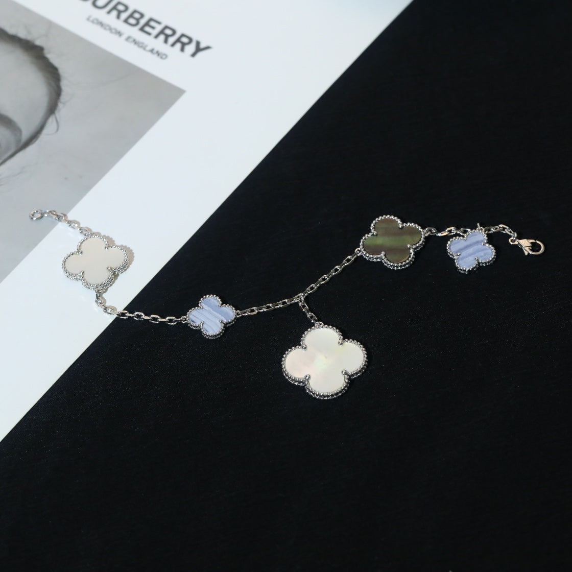 [Psychic Jewelrys]CLOVER BRACELET 5 MOTIFS MOP CHALCEDONY SILVER