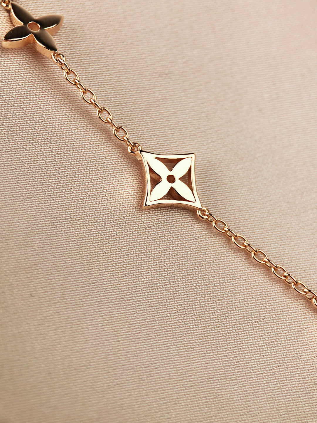 [Psychic Jewelrys]STAR AND SUN 7 MOTIFS GOLD BRACELET