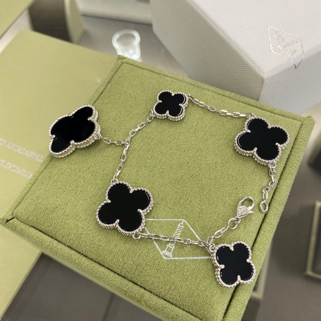 [Psychic Jewelrys]CLOVER 5 MOTIFS SIVLER ONYX BRACELET