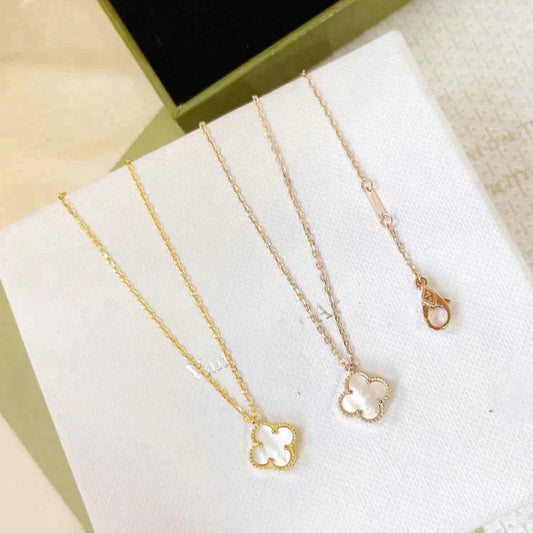[Psychic Jewelrys]CLOVER MINI 9.5MM WHITE MOTHER-OF-PEARL NECKLACE