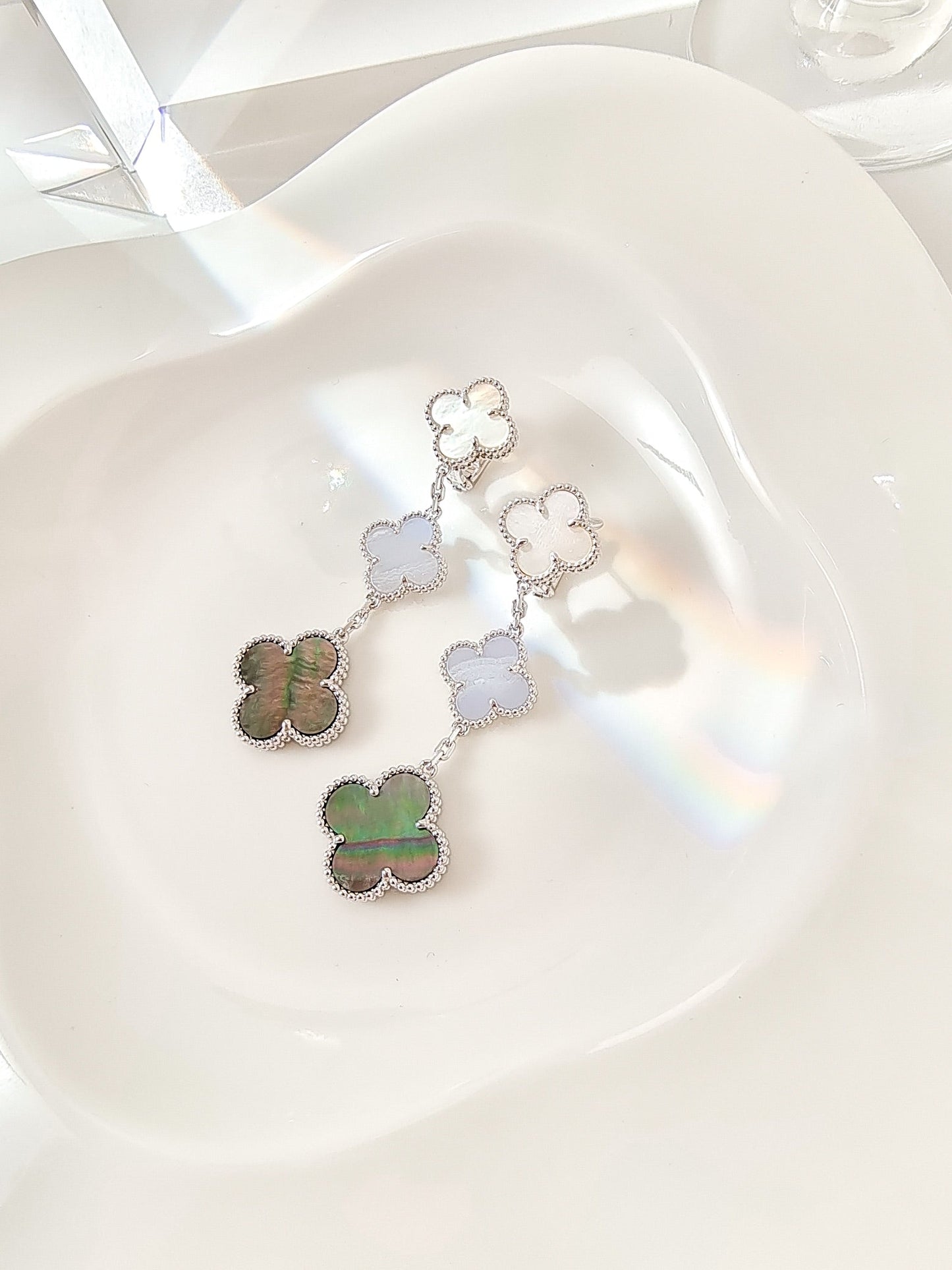 [Psychic Jewelrys]CLOVER 3 MOTIFS CHALCEDONY DARK MOP SILVER EARRINGS