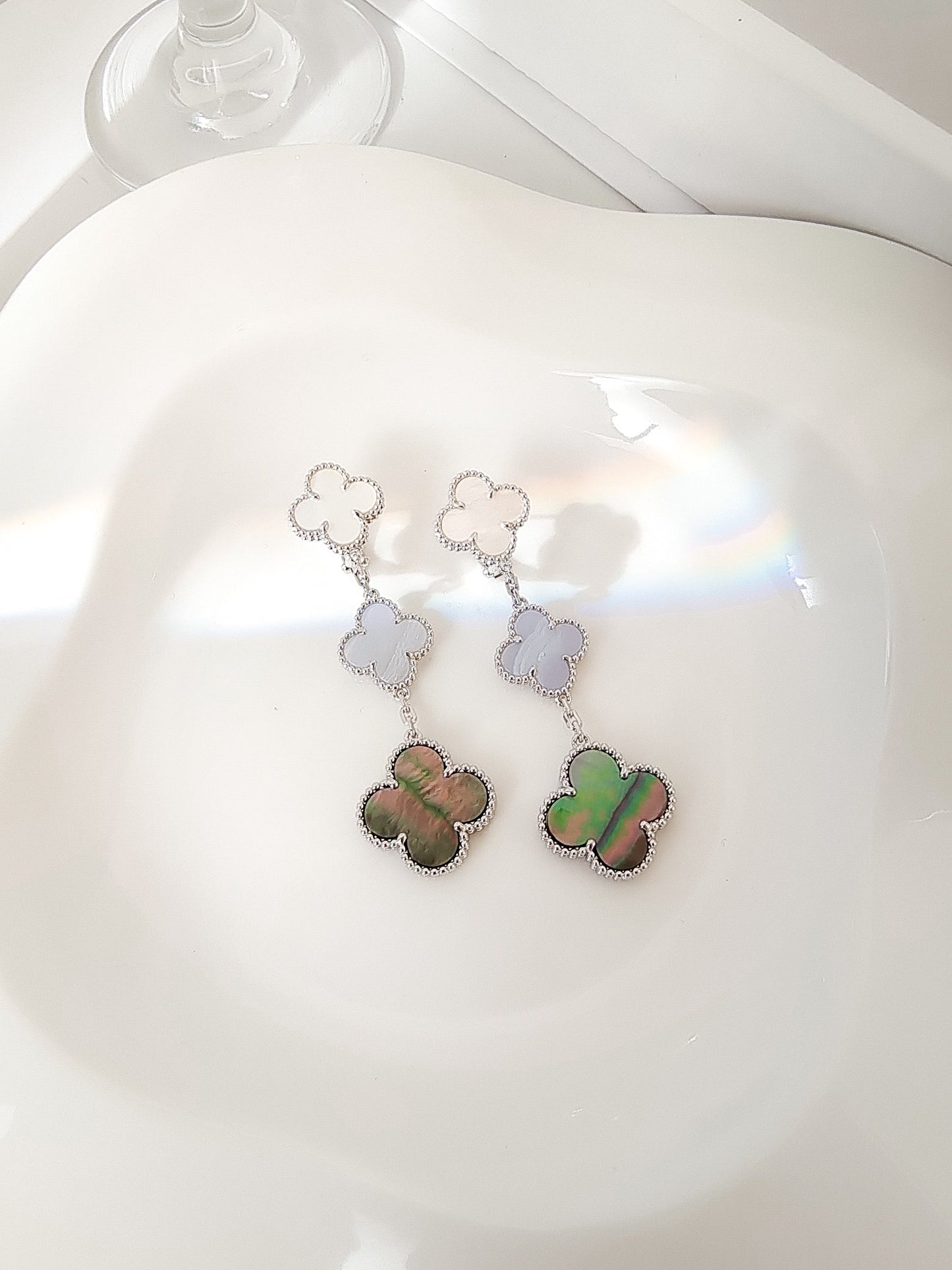 [Psychic Jewelrys]CLOVER 3 MOTIFS CHALCEDONY DARK MOP SILVER EARRINGS