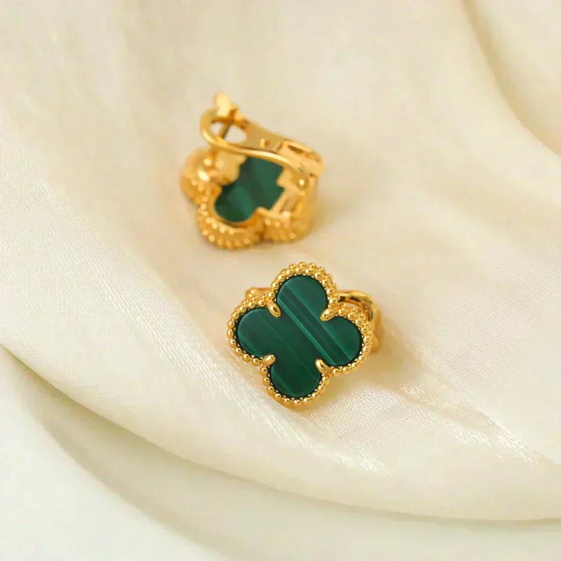 [Psychic Jewelrys]CLOVER MEDIUM 1 MOTIFS MALACHITE  EARRINGS