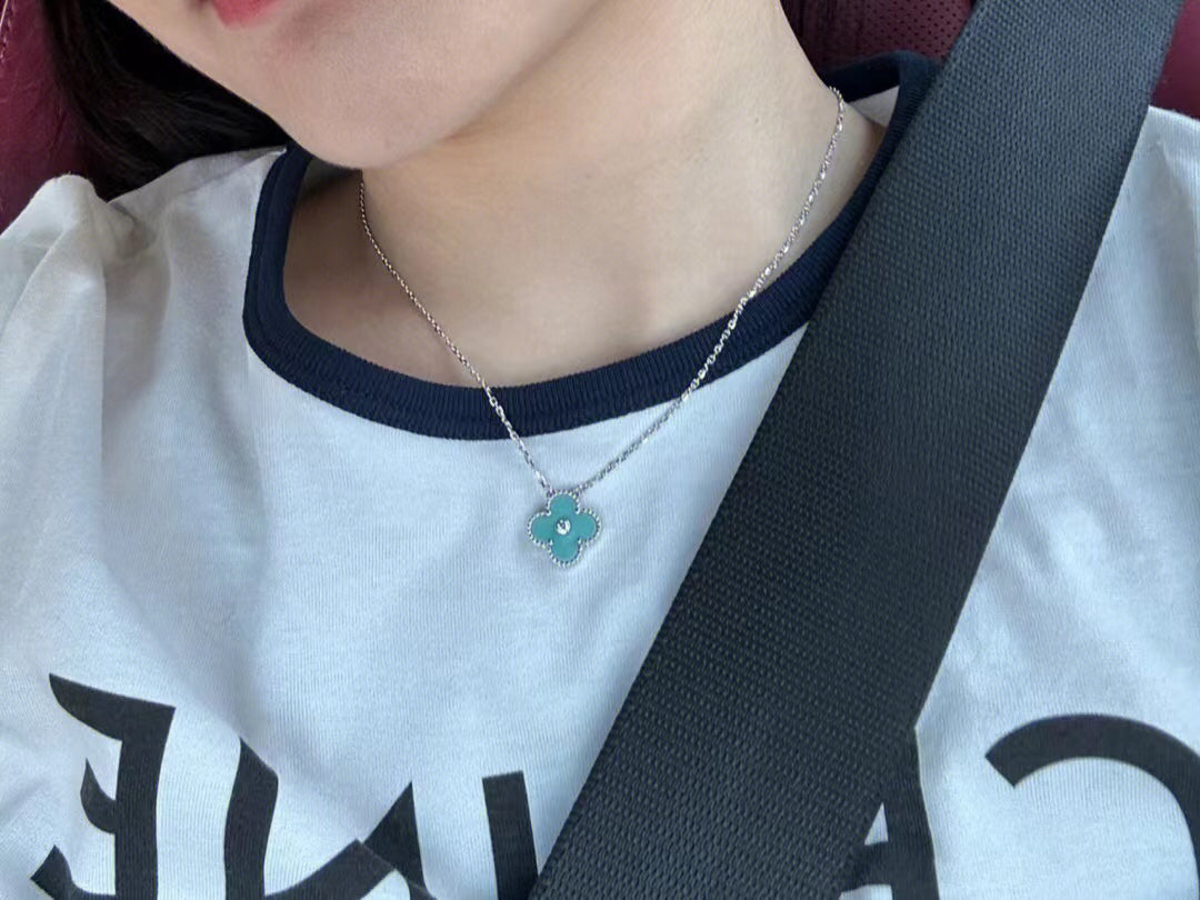 [Psychic Jewelrys]CLOVER 1 DIAMOND LIGHT BLUE SILVER NECKLACE