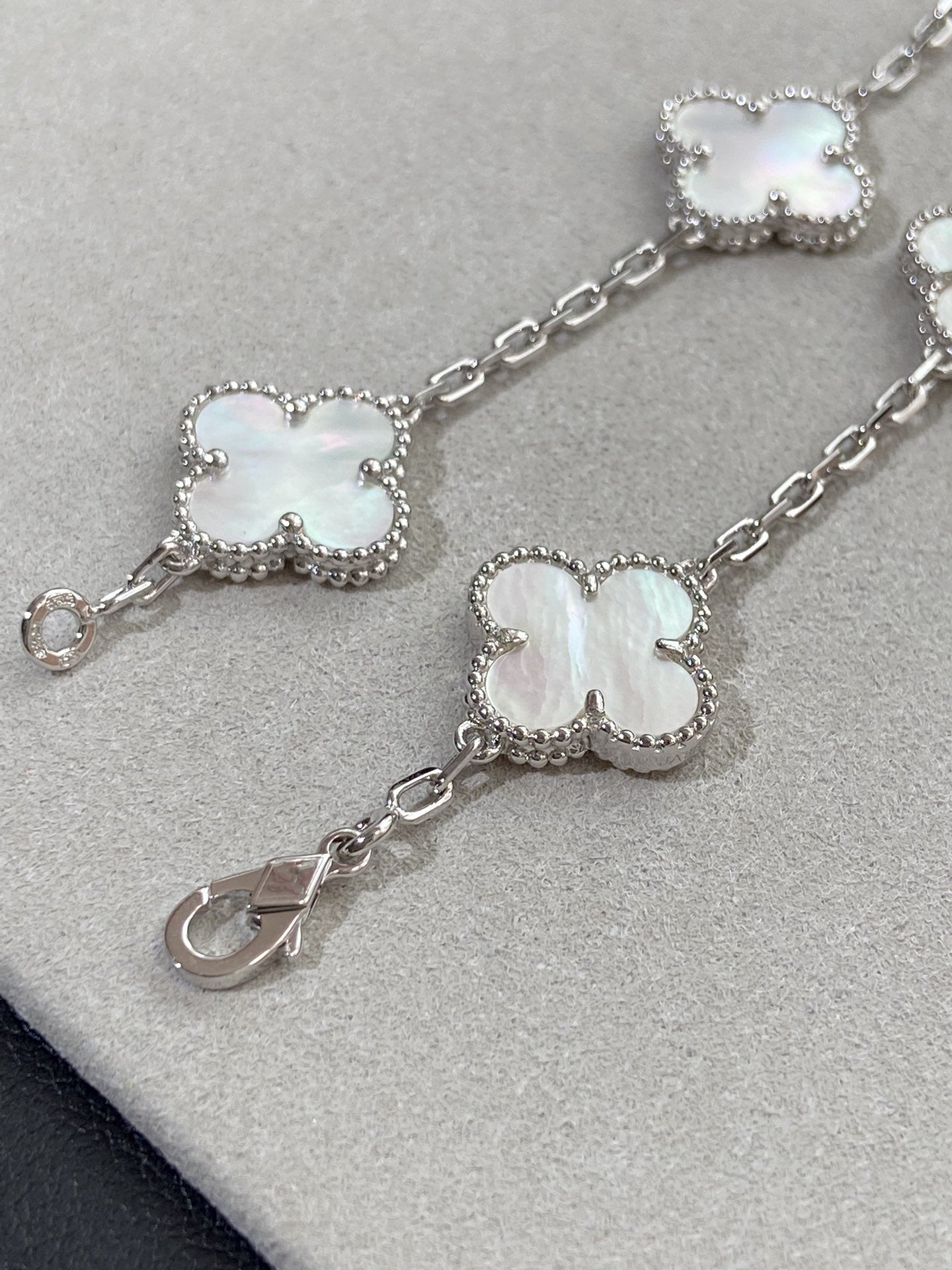 [Psychic Jewelrys]CLOVER SILVER MOP 5 MOTIF BRACELET