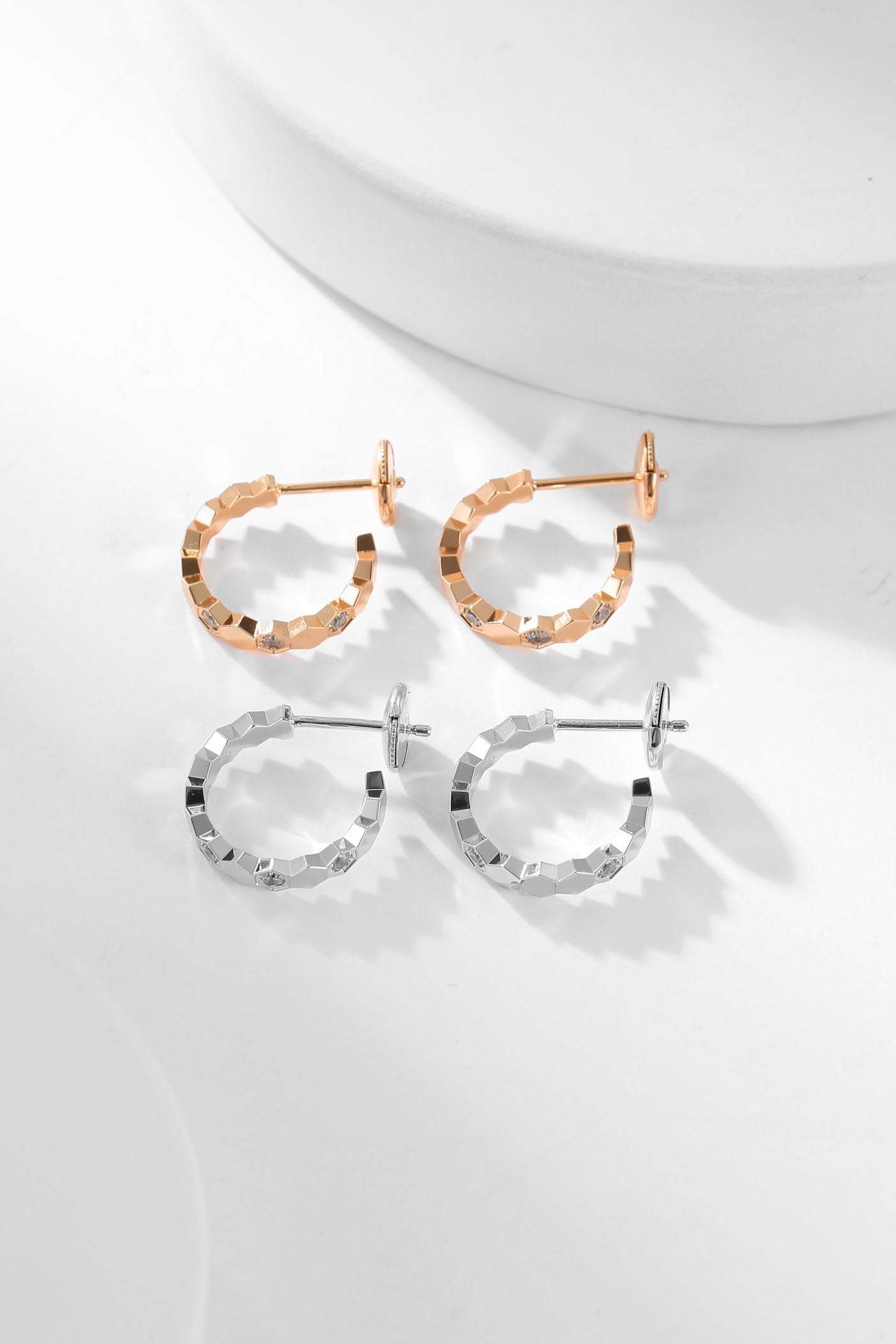 [Psychic Jewelrys]BEE LOVE DIAMOND HOOP EARRINGS