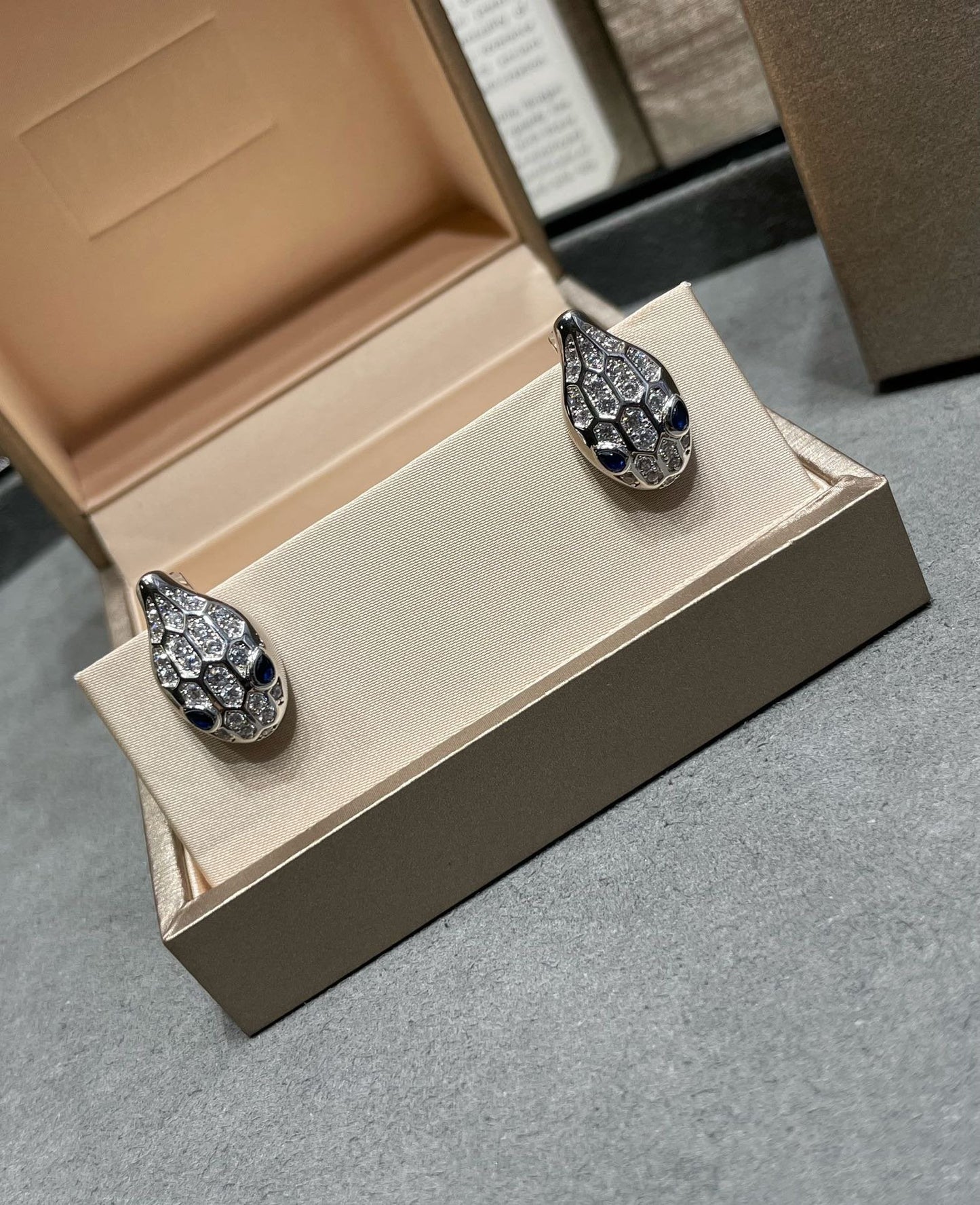 [Psychic Jewelrys]SERPENT DIAMOND STUD EARRINGS