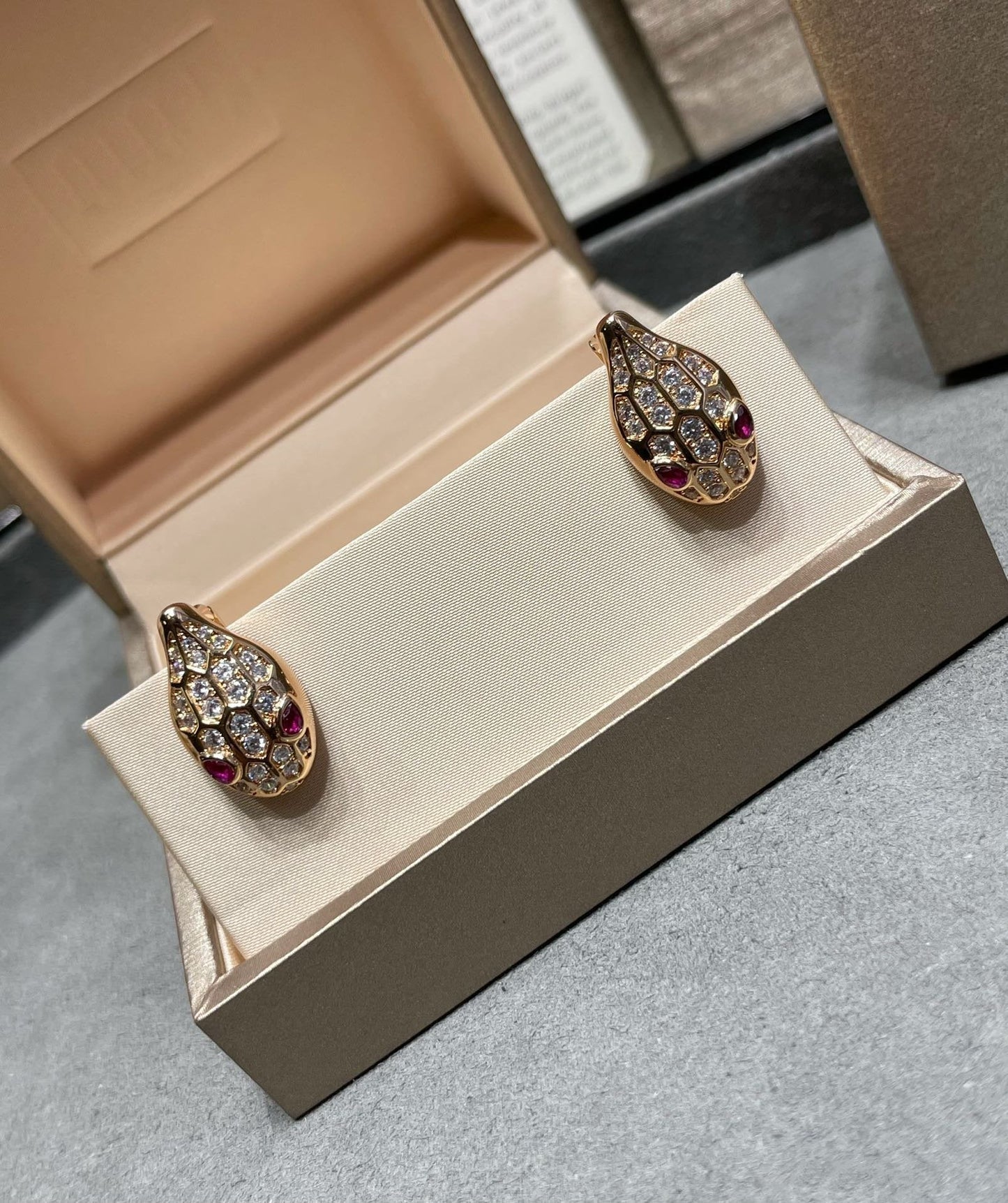 [Psychic Jewelrys]SERPENT DIAMOND STUD EARRINGS