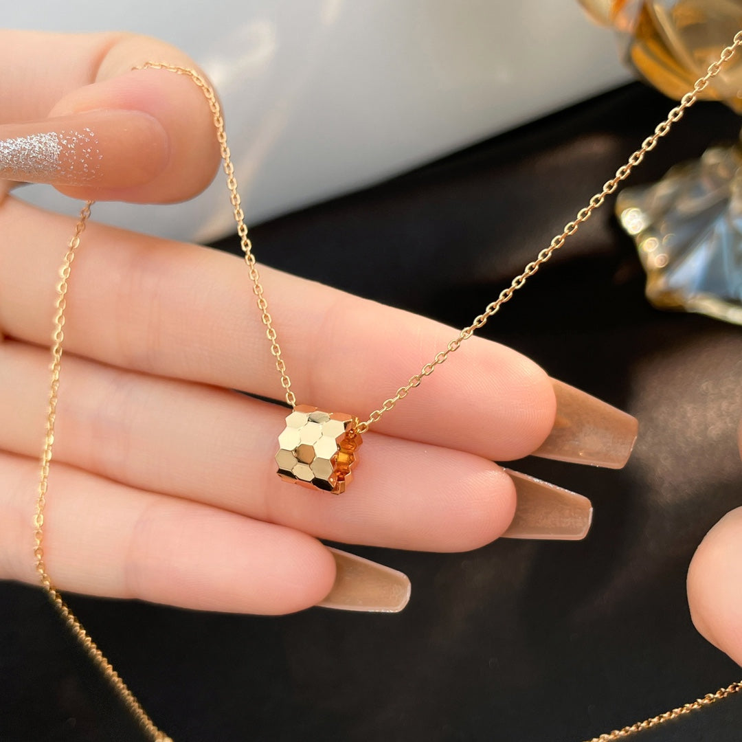 [Psychic Jewelrys]BEE MINI NECKLACE