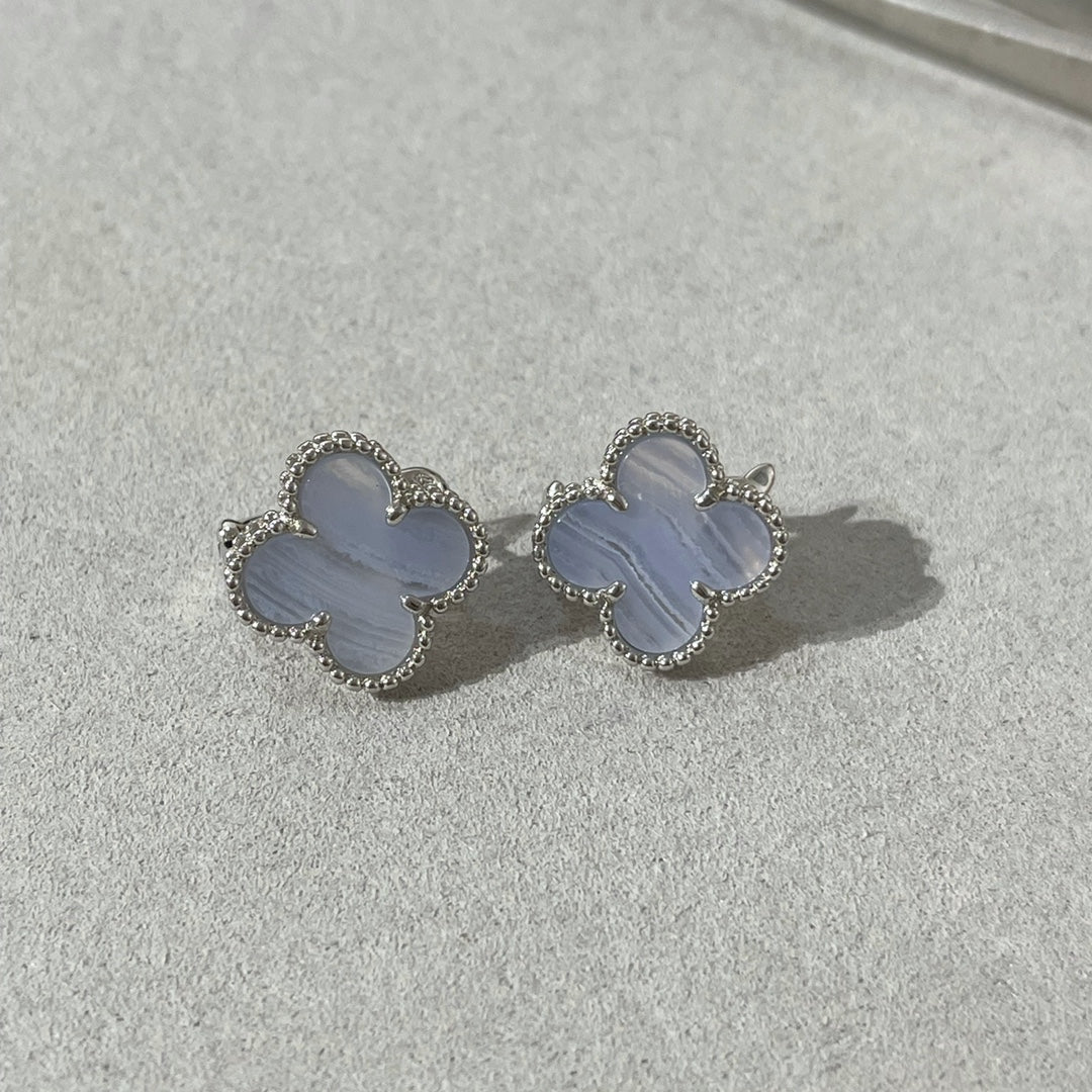 [Psychic Jewelrys]CLOVER CHALCEDONY SILVER STUD EARRINGS
