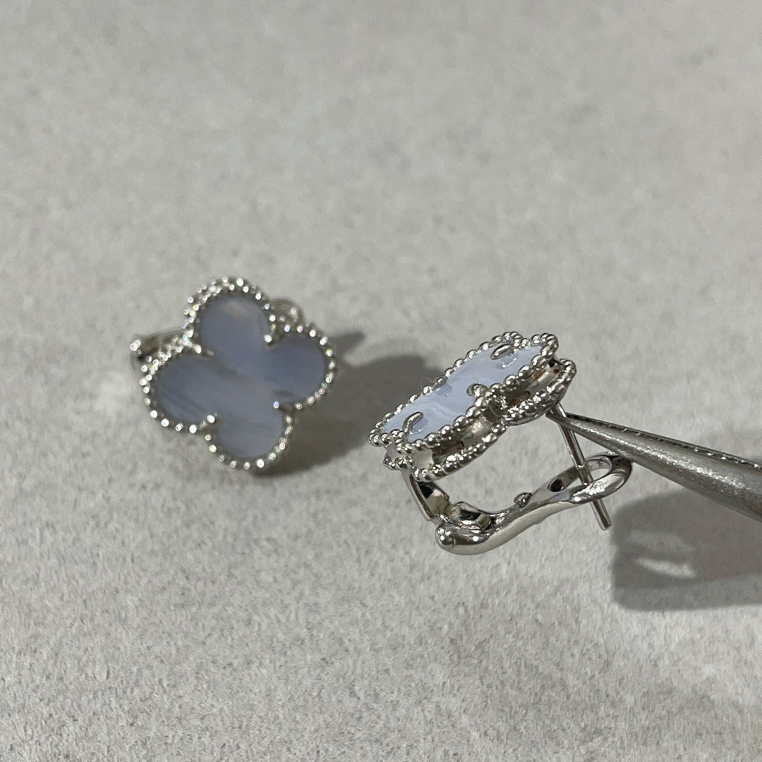 [Psychic Jewelrys]CLOVER CHALCEDONY SILVER STUD EARRINGS