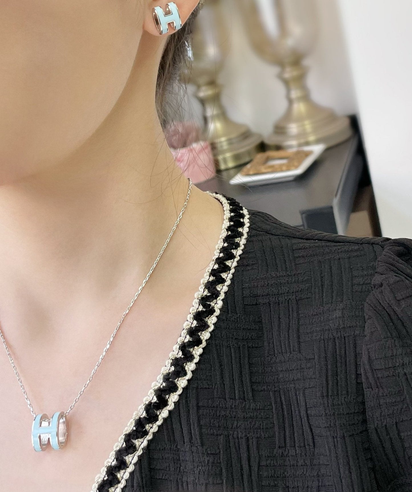 [Psychic Jewelrys]POP H SKY BLUE STUD EARRINGS